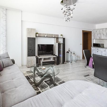 Next To Gondola. Cosy & Elegant 2 Bedroom Apartment In Neon Complex Bansko Bagian luar foto